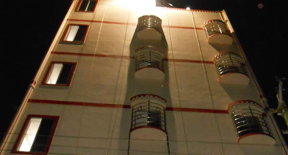 Booncholai Lodge, Tirupattur 1